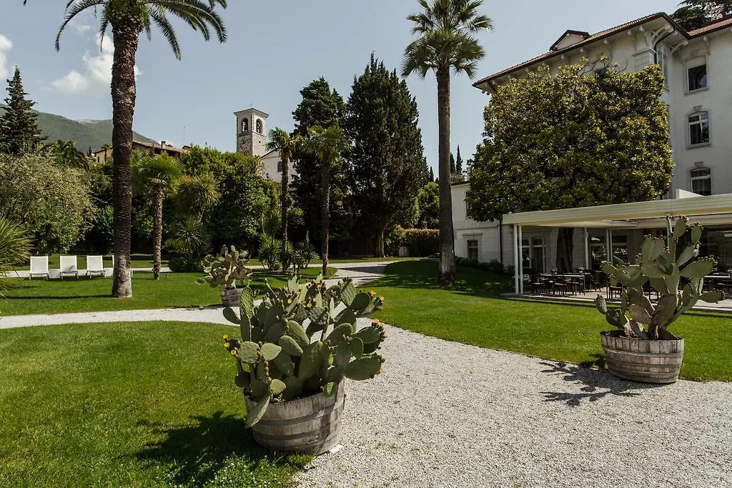 Hotel Bella Riva Gardone Riviera